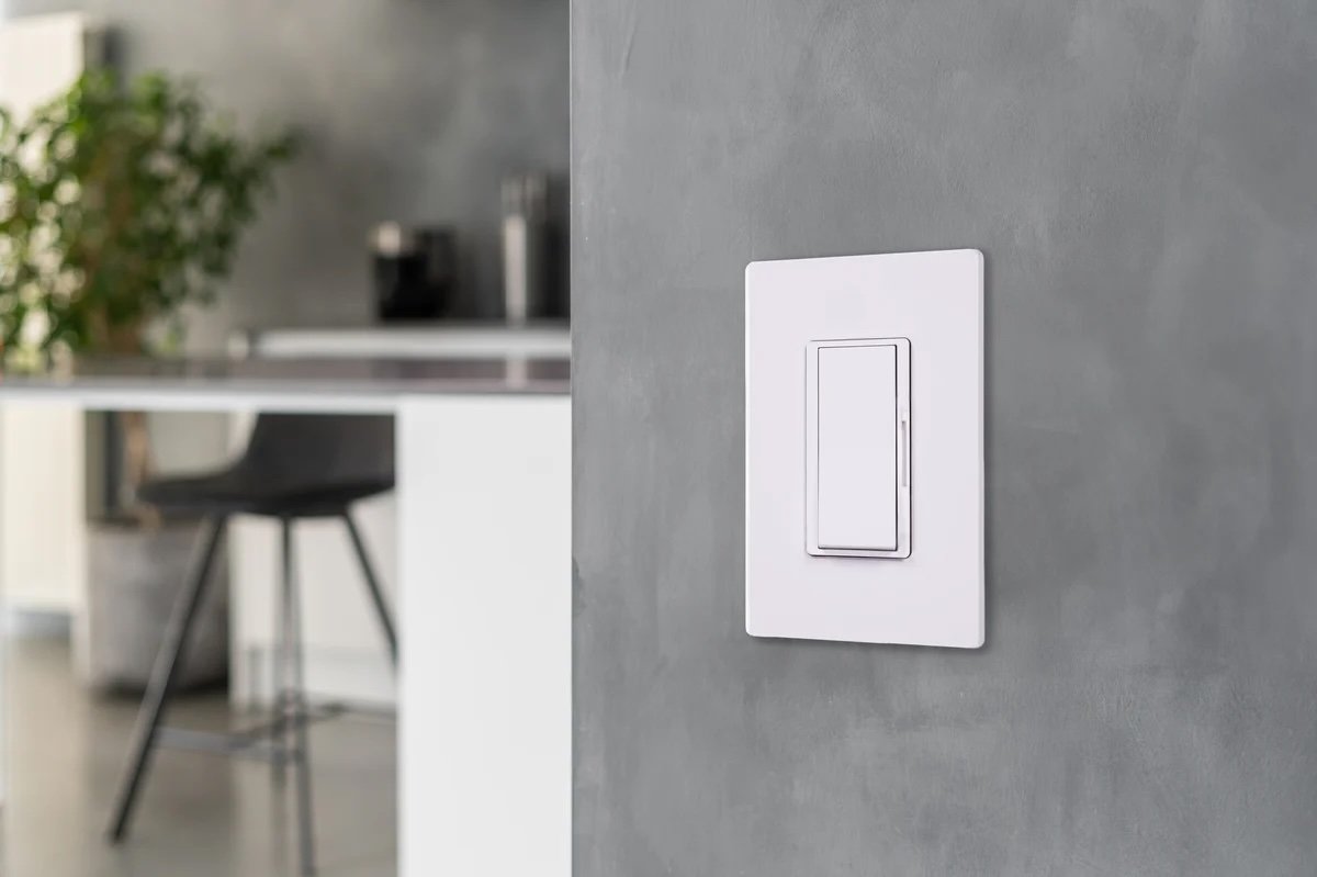 The LED lighting manufacturer unveils SWITCHEX＋, the patented, next-generation dimmer and driver combo.